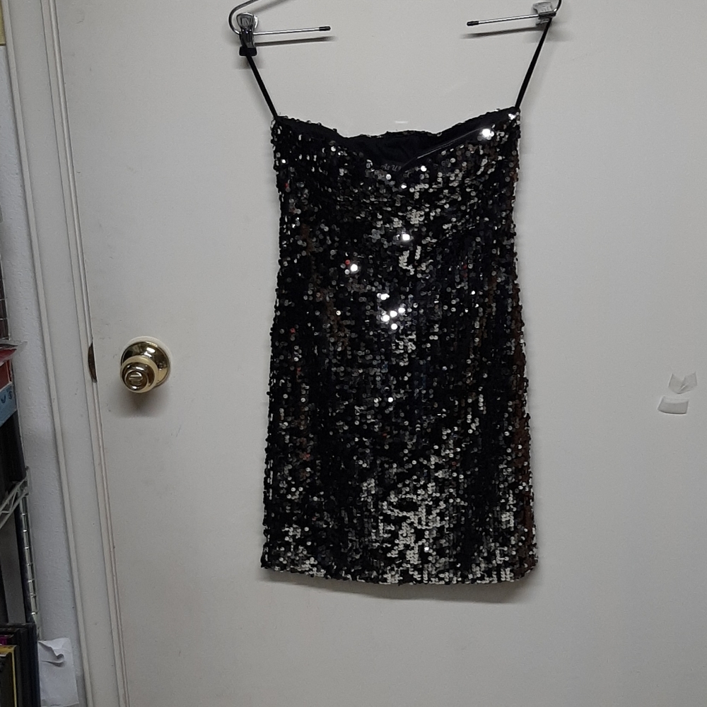 As You Wish, Short sequence dress